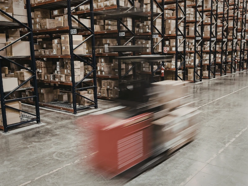 Wpływ globalnych wydarzeń na łańcuchy dostaw: analiza sytuacji w 2026 roku